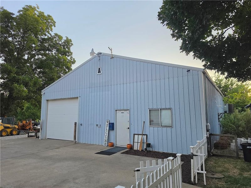 1002 W 4th Ave, Garnett, KS 66032