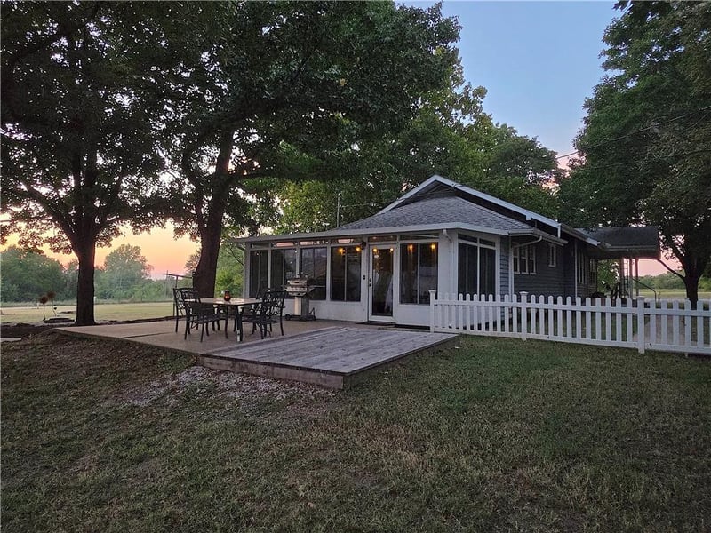435 S Westgate Rd, Garnett, KS 66032