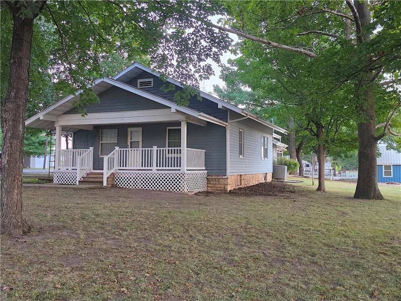 435 S Westgate Rd, Garnett, KS 66032