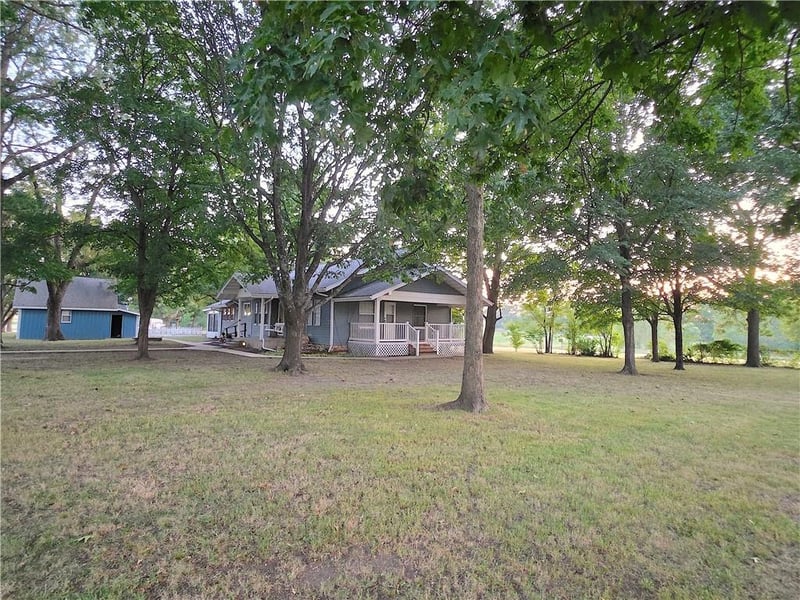 435 S Westgate Rd, Garnett, KS 66032