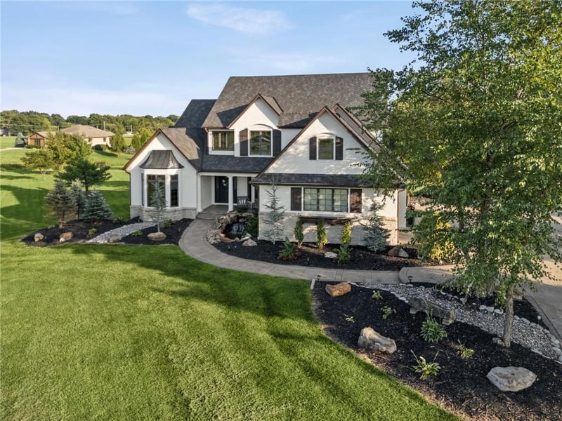 18101 Sunset Dr, Olathe, KS 66062