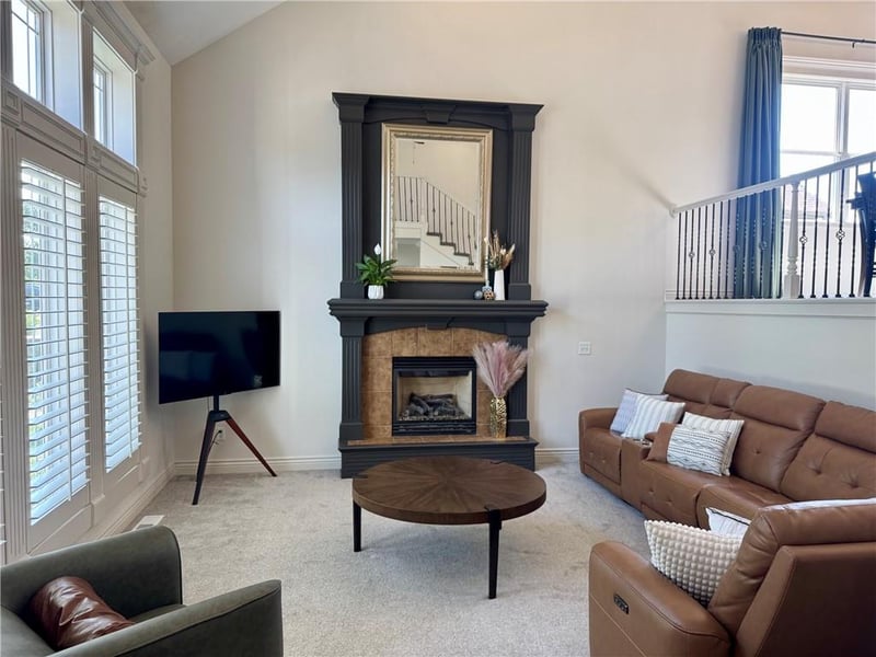 112 S Westglen Dr, Raymore, MO 64083