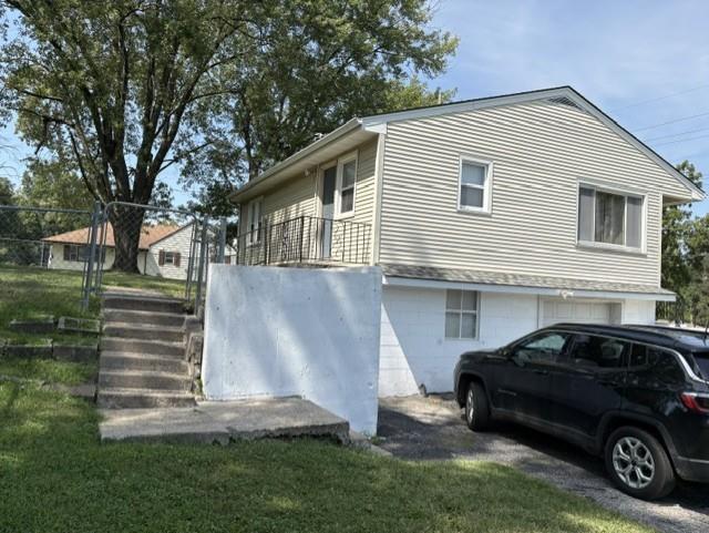 1405 NE 72 St, Gladstone, MO 64118