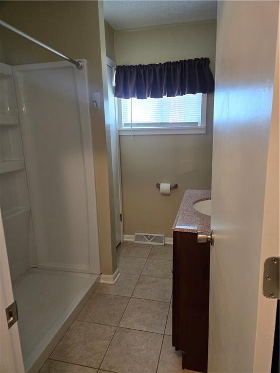 11415 Myrtle Ave, Kansas City, MO 64137