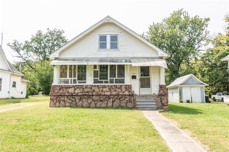 117 S 8th St, Fredonia, KS 66736