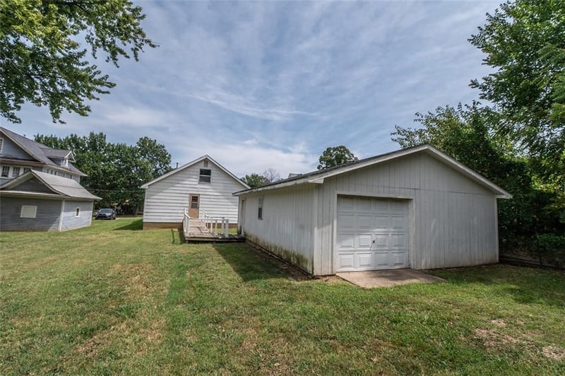 117 S 8th St, Fredonia, KS 66736