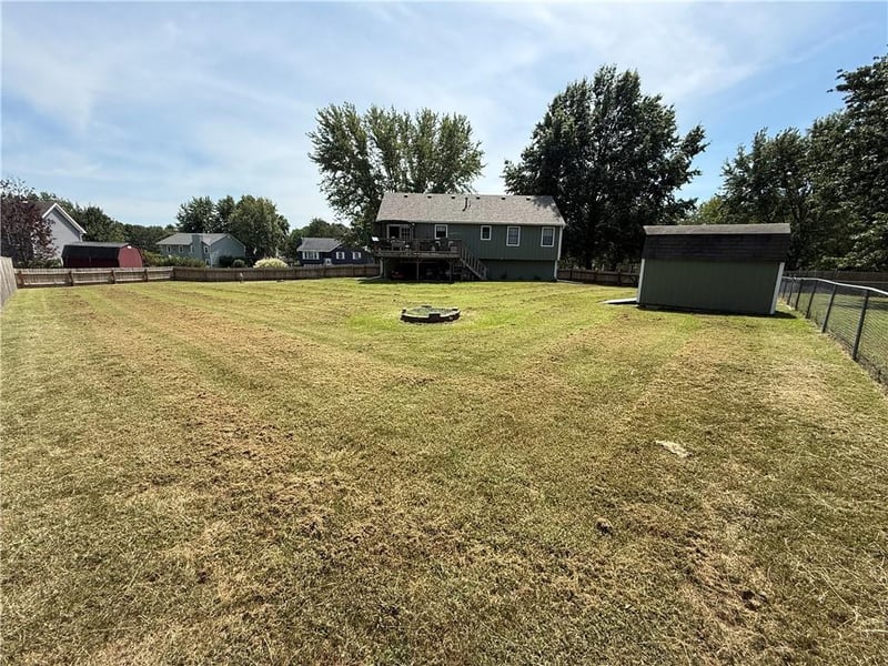 607 SE 120 Rd Rd, Warrensburg, MO 64093