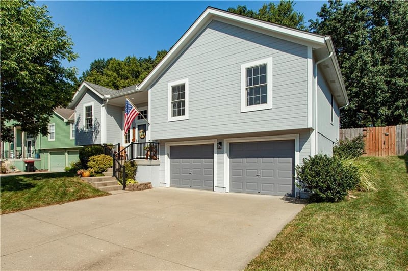 2701 NW Richard Dr, Blue Springs, MO 64015
