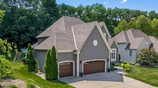 5812 Manor Dr, Parkville, MO 64152