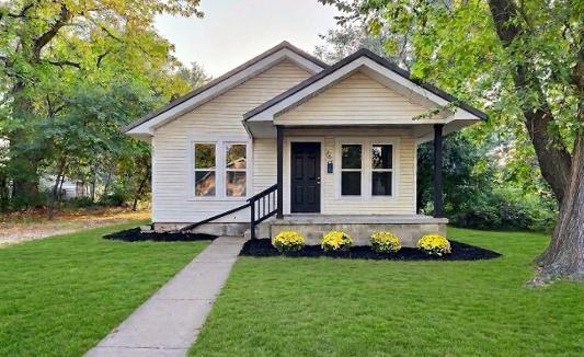 705 N Clay St, Nevada, MO 64772