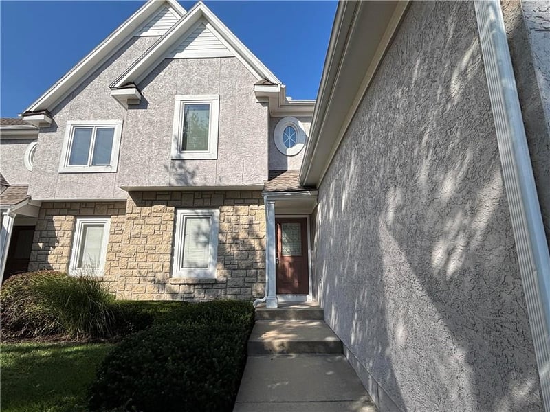 11905 Westgate Cir, Overland Park, KS 66213
