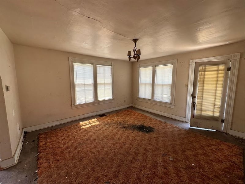 1425 N 11th St, St Joseph, MO 64501