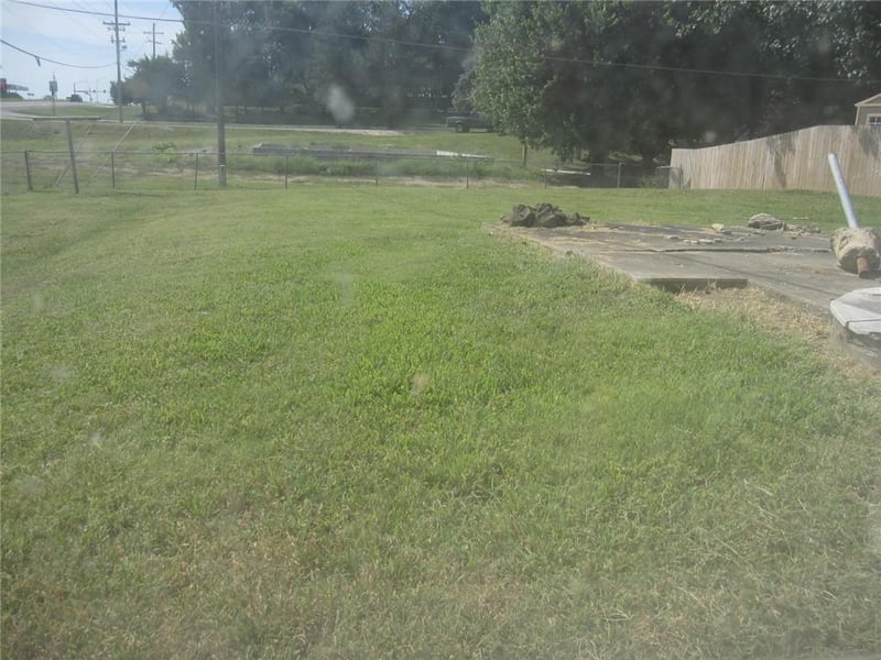 3306 Jennifer Ln, Country Club, MO 64505