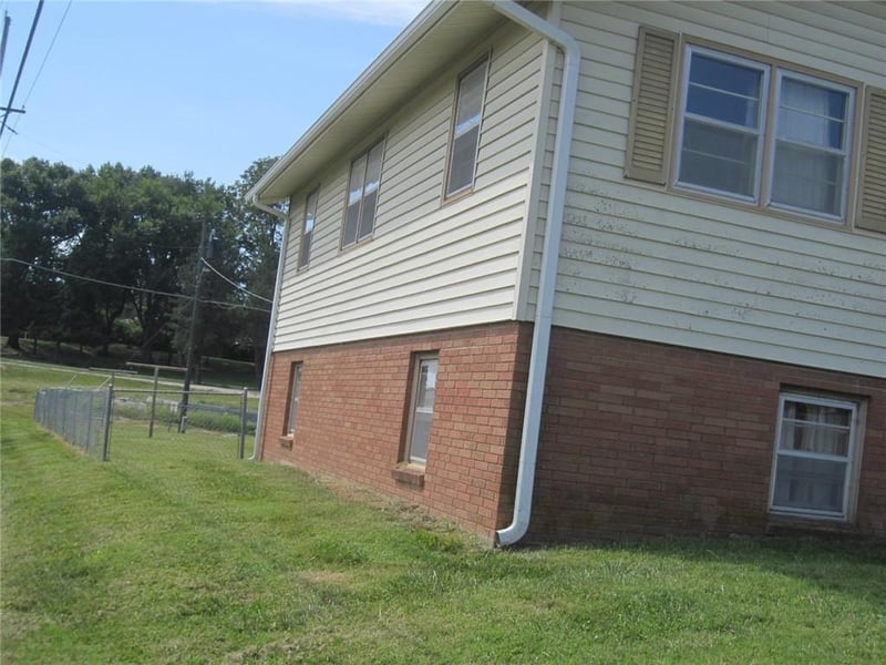 3306 Jennifer Ln, Country Club, MO 64505