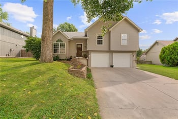 8705 N Carson Ave, Kansas City, MO 64153
