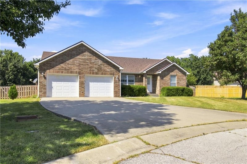 1595 Roanoke Ct, Warrensburg, MO 64093