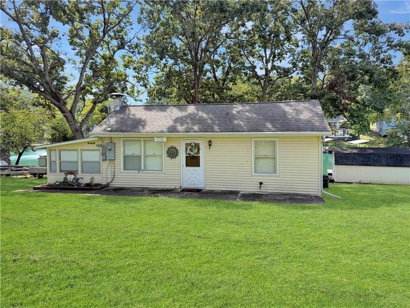 1752 Sagrada Rd, Edwards, MO 65326