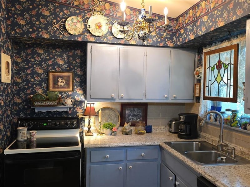 621 Cimarron Trl, Belton, MO 64012