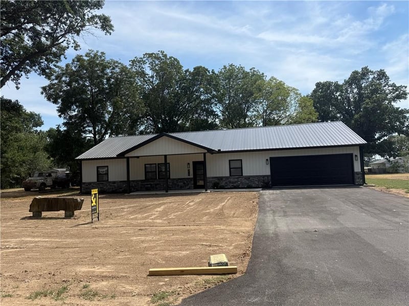 215 W Washington St, Arma, KS 66712