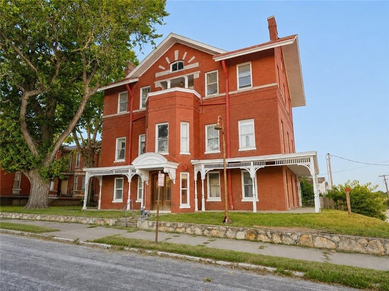 503 N 5th St, St Joseph, MO 64501