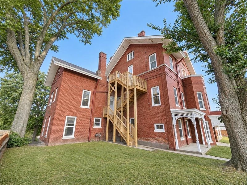 503 N 5th St, St Joseph, MO 64501