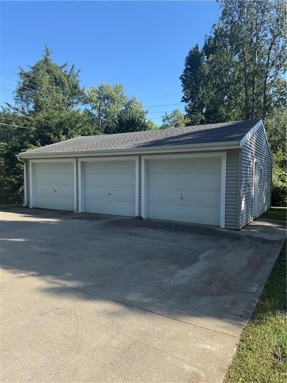 5402 Frederick Ave, St Joseph, MO 64506