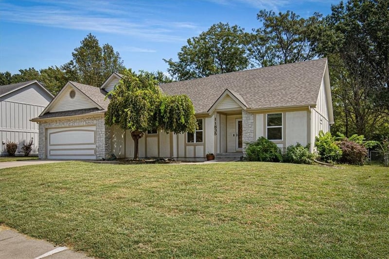 11835 Virginia St, Kansas City, MO 64131