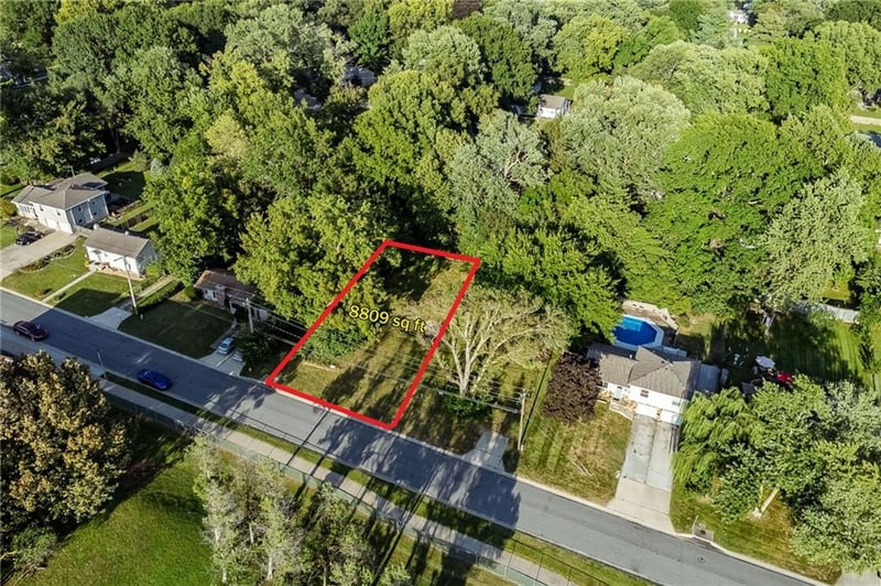 8329 Glenwood St, Overland Park, KS 66212