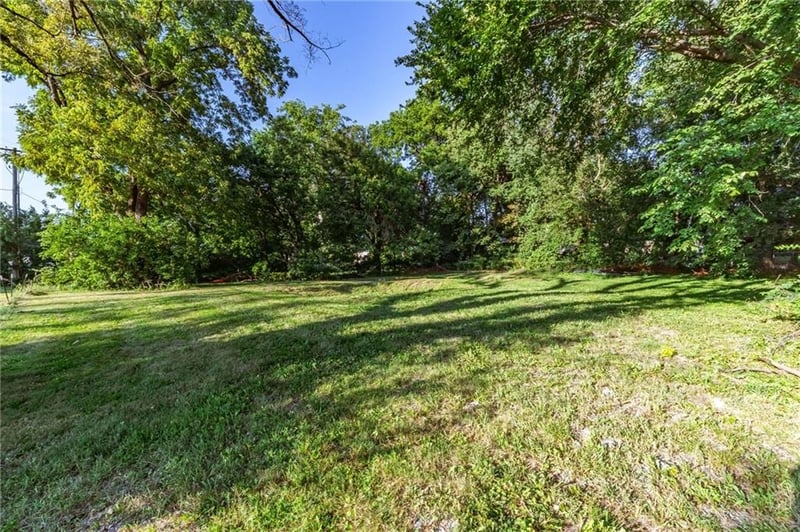 8333 Glenwood St, Overland Park, KS 66212