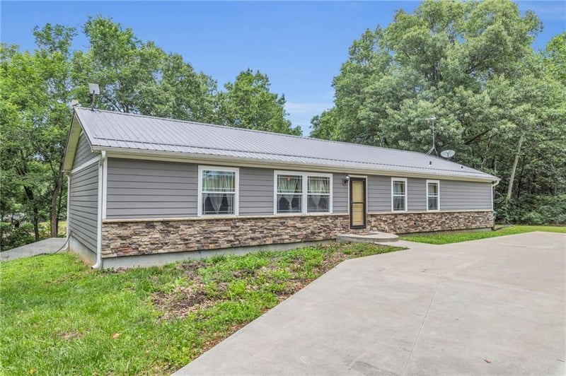 1675 Jackson Rd, Ottawa, KS 66067