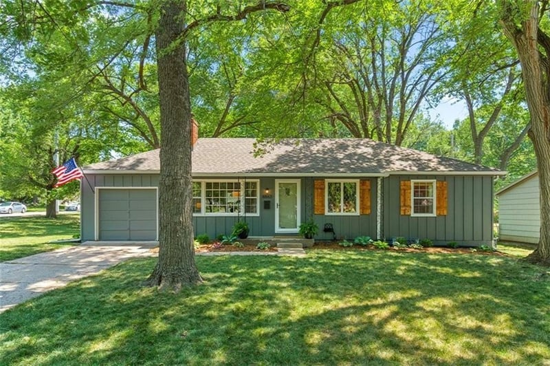 8863 Switzer Rd, Overland Park, KS 66214