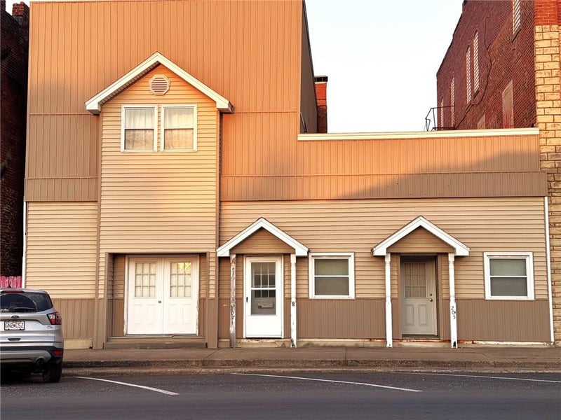 205 N Main St, Gallatin, MO 64640