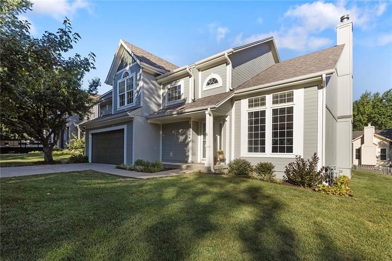 22004 W 51st Ter, Shawnee, KS 66226
