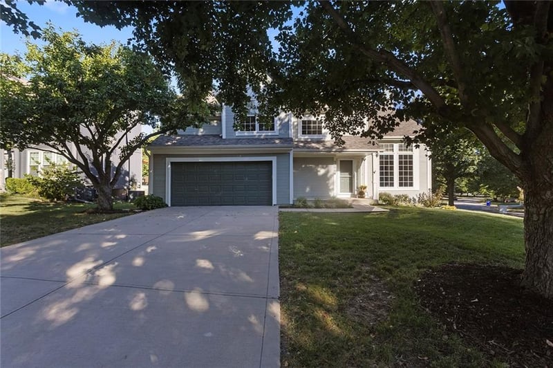 22004 W 51st Ter, Shawnee, KS 66226