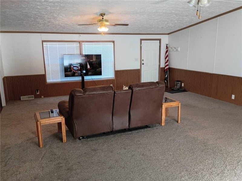 479 E 612th St, Girard, KS 66743