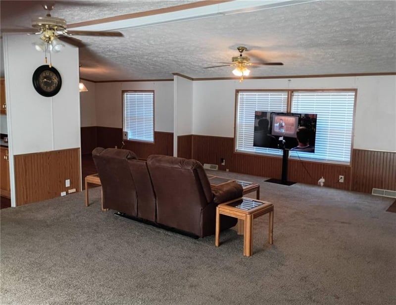479 E 612th St, Girard, KS 66743
