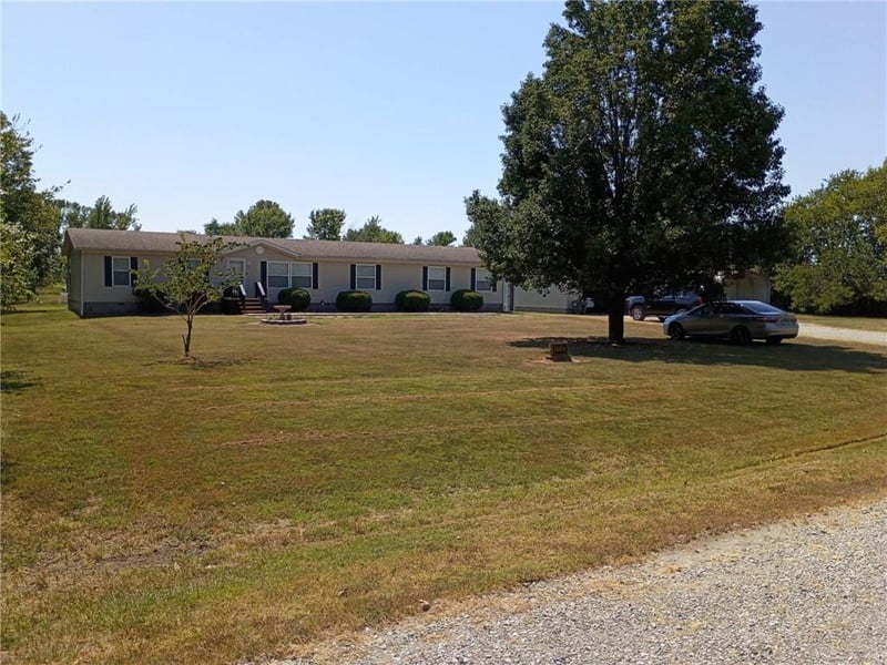 479 E 612th St, Girard, KS 66743