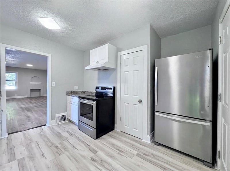 3847 E 60th Ter, Kansas City, MO 64130