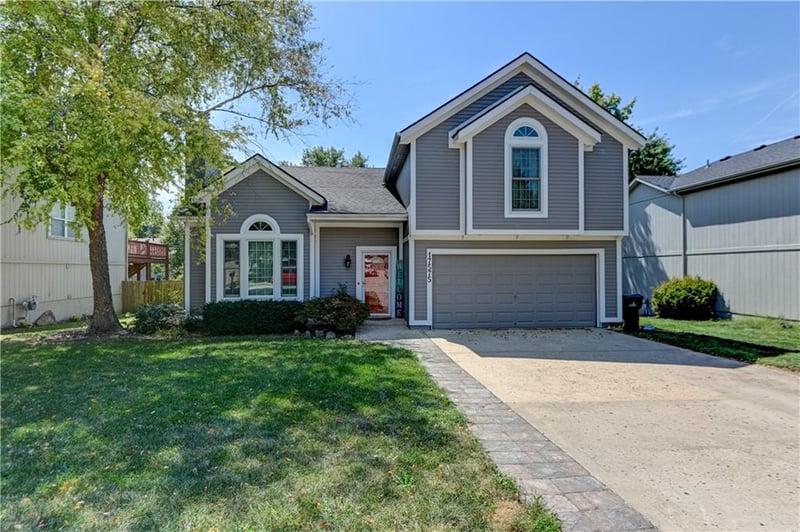 17575 W 111th Ct, Olathe, KS 66061