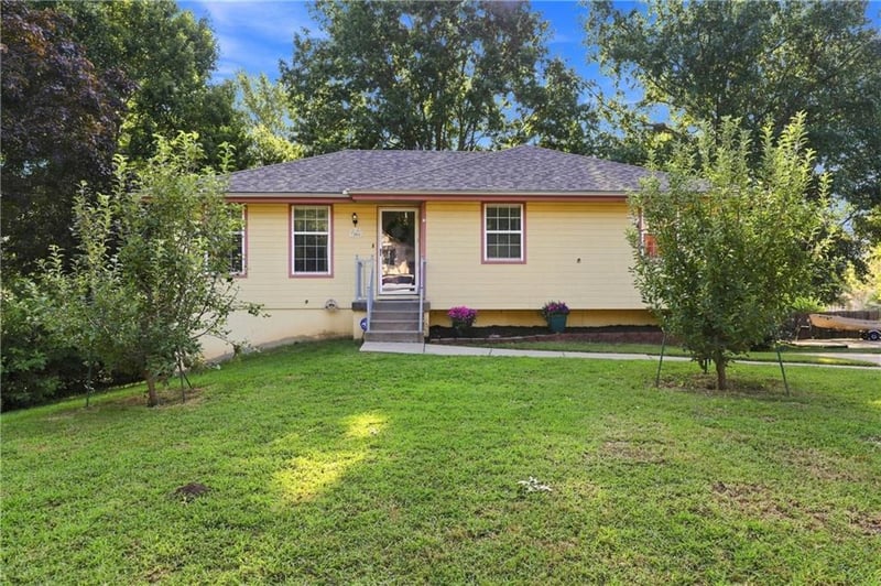 3204 SE 5th Ct, Blue Springs, MO 64014