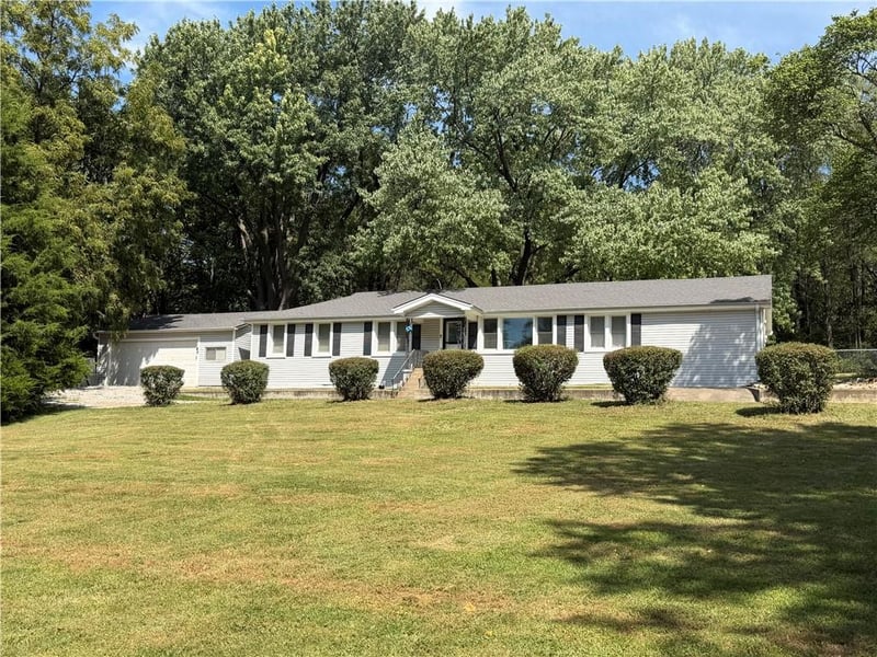 103 E Vassar St, St Joseph, MO 64504