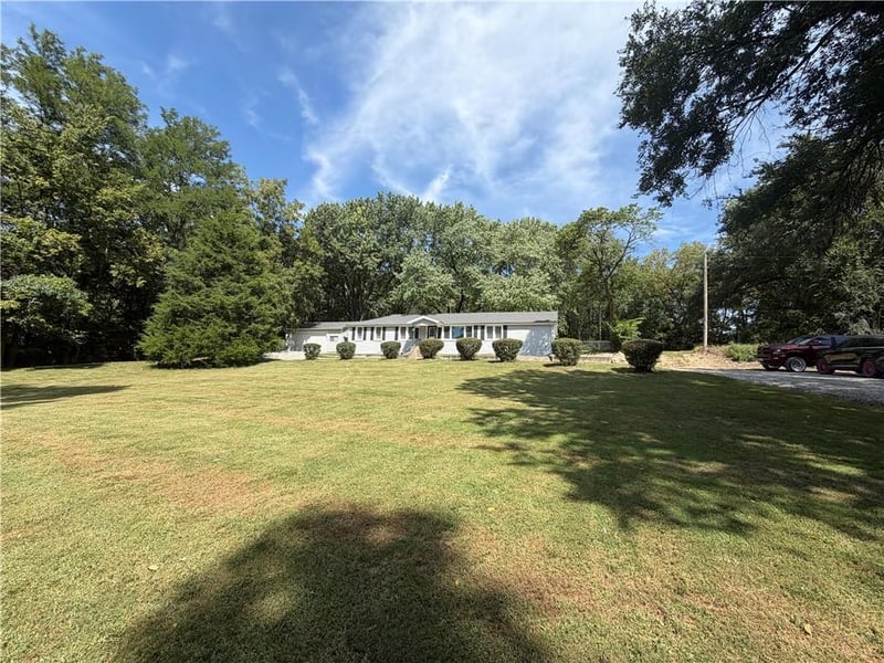 103 E Vassar St, St Joseph, MO 64504