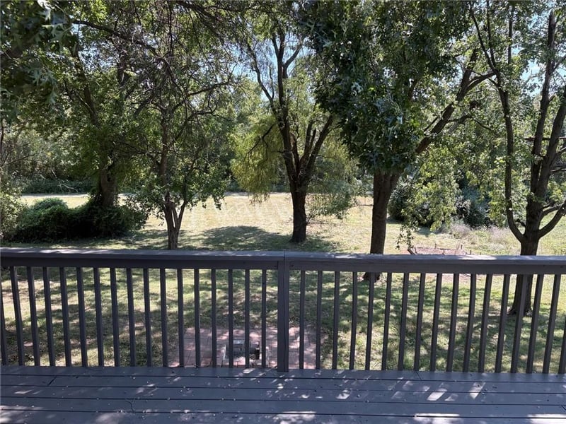 1809 NE Gatewood Dr, Lee's Summit, MO 64086