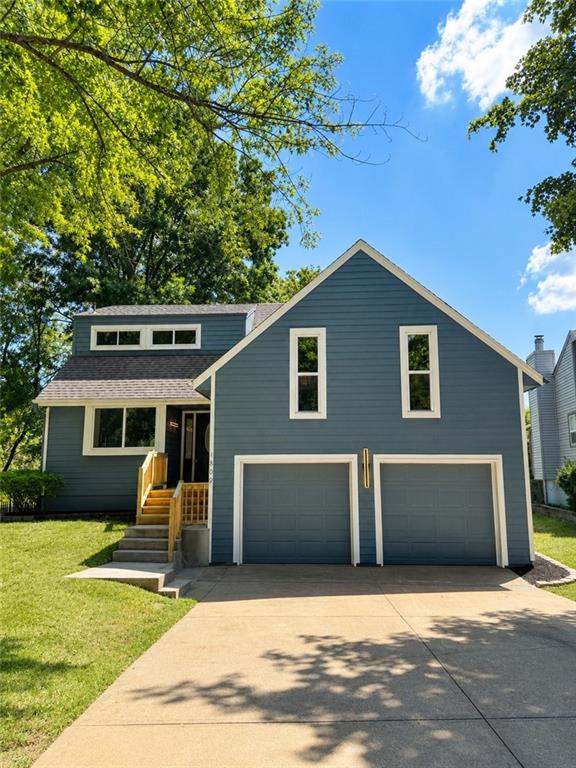 1809 NE Gatewood Dr, Lee's Summit, MO 64086