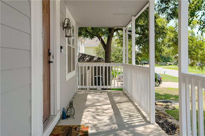 620 Meadowlark Rd, Lansing, KS 66043