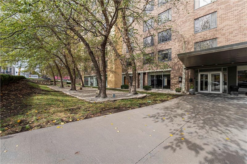 600 E 8th St #4F, Kansas City, MO 64106