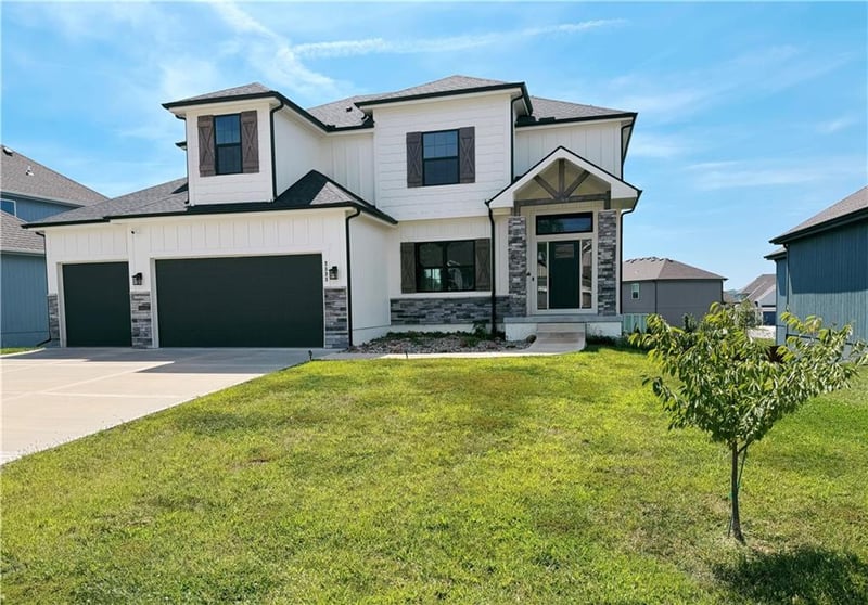 2333 SW Old Port Rd, Lee's Summit, MO 64082