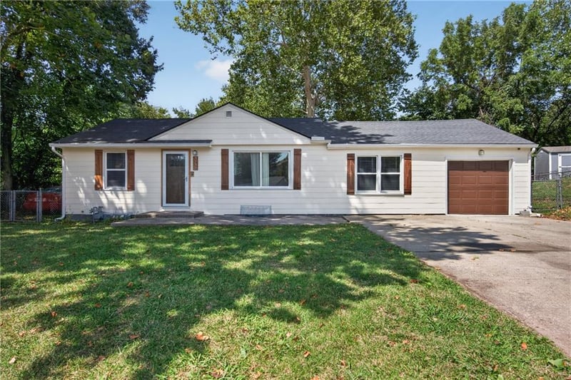 3232 W Townsend Ct, Kansas City, KS 66109