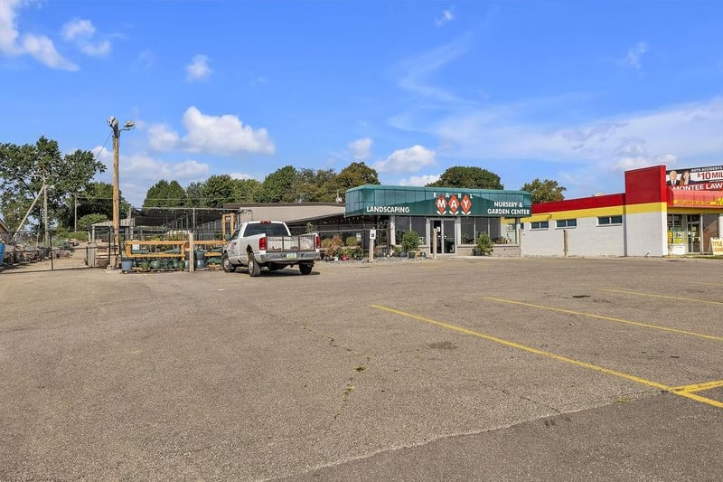 2424 N Belt Hw, St Joseph, MO 64506