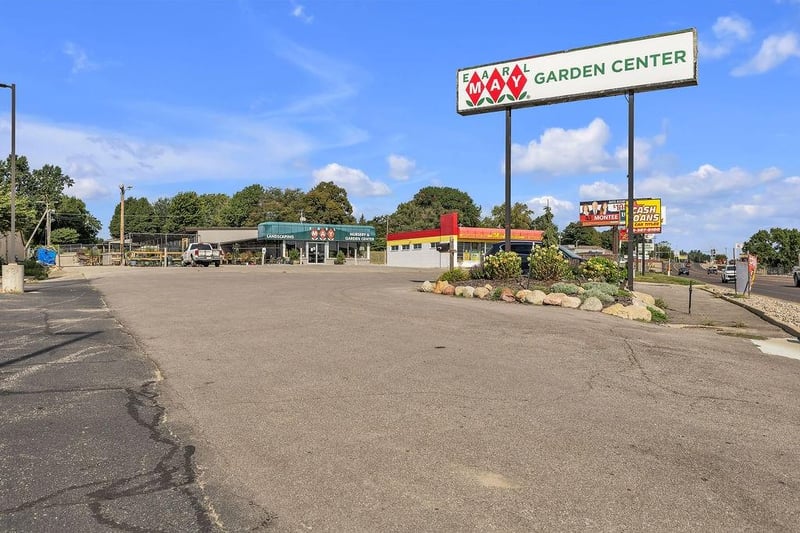 2424 N Belt Hw, St Joseph, MO 64506
